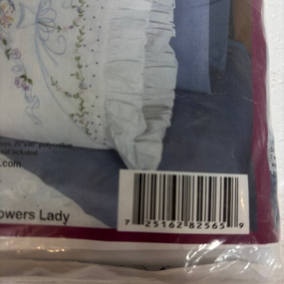 Fairway Needlecraft #82565 Ribbons and Flowers Lady Set of Pillowcases NWT - Picture 9 of 9